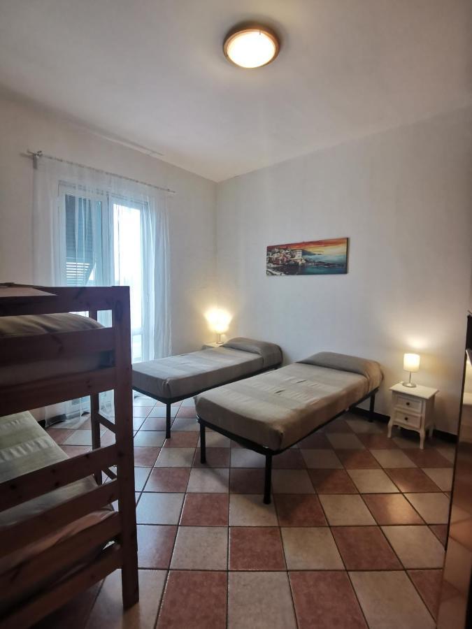Residence La Lanterna Генуя Экстерьер фото