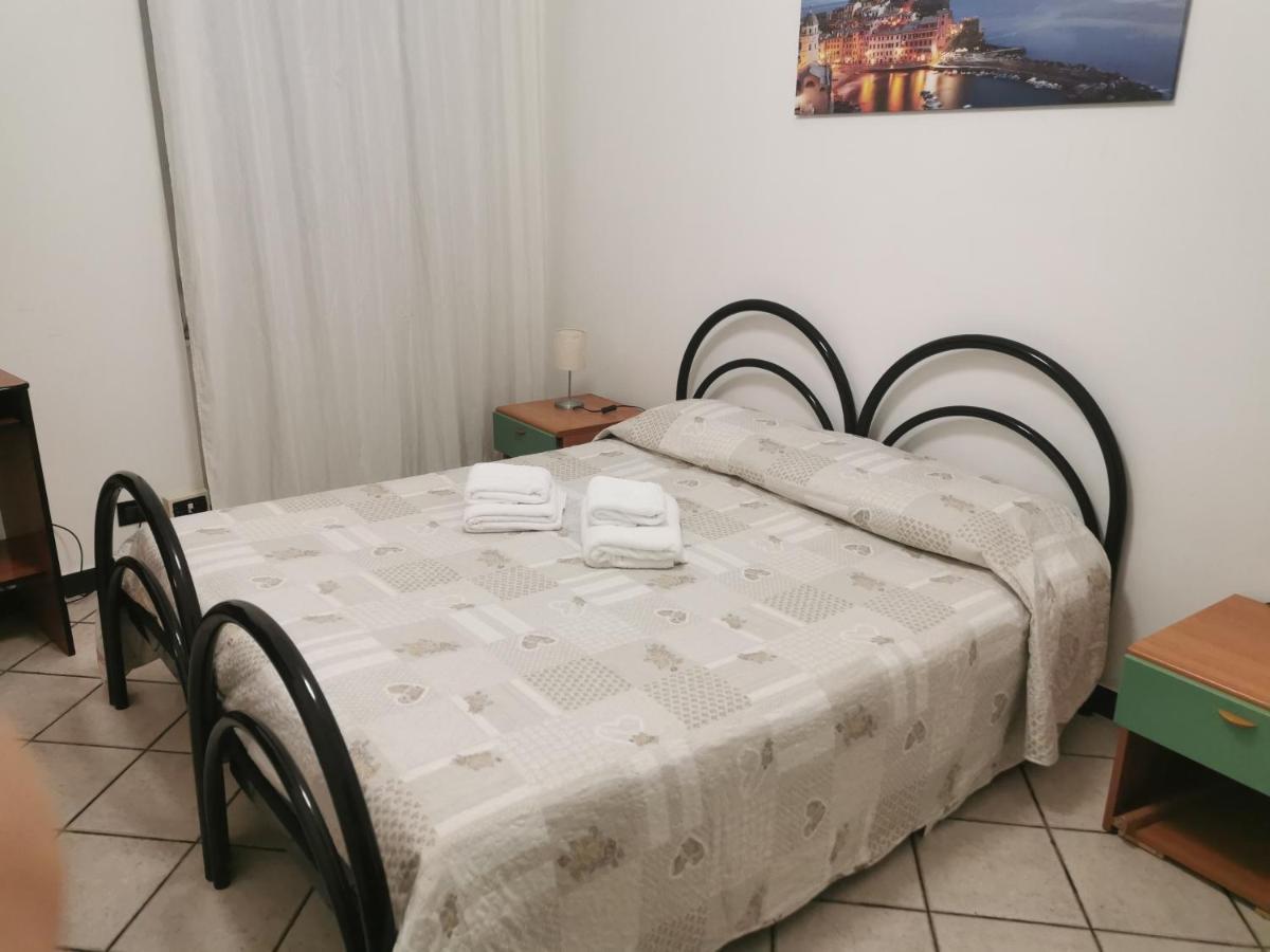 Residence La Lanterna Генуя Экстерьер фото
