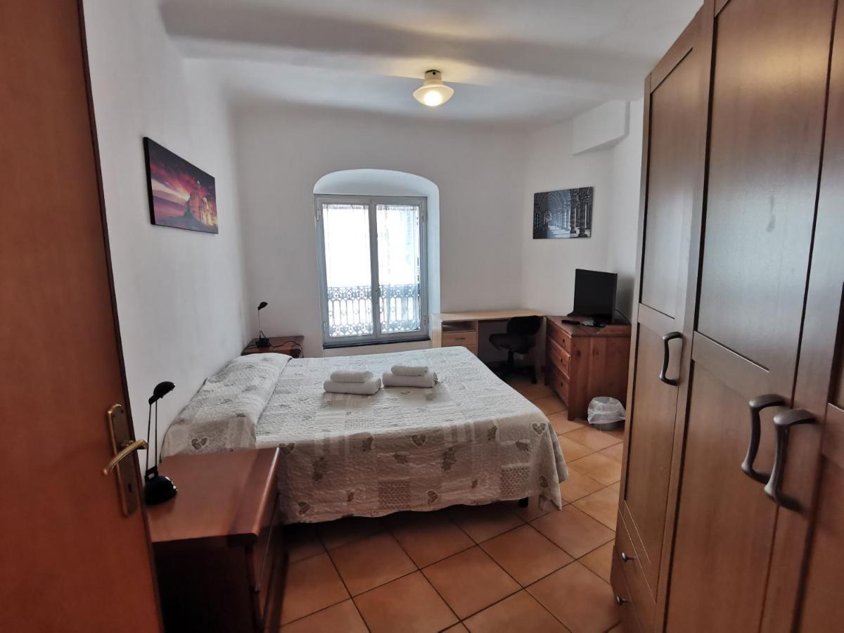 Residence La Lanterna Генуя Экстерьер фото