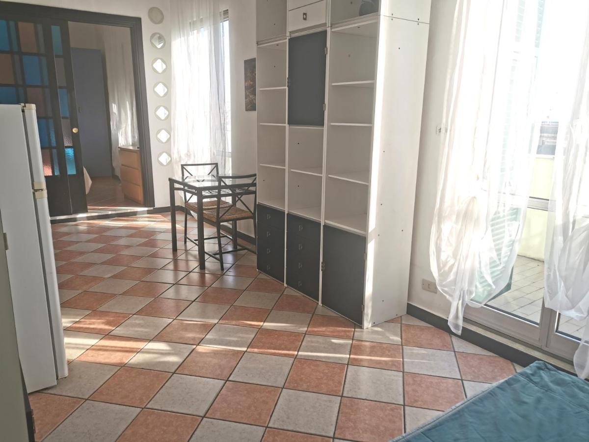 Residence La Lanterna Генуя Экстерьер фото
