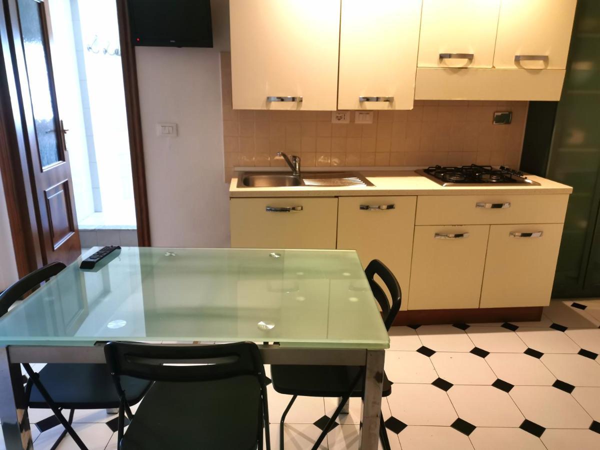 Residence La Lanterna Генуя Экстерьер фото