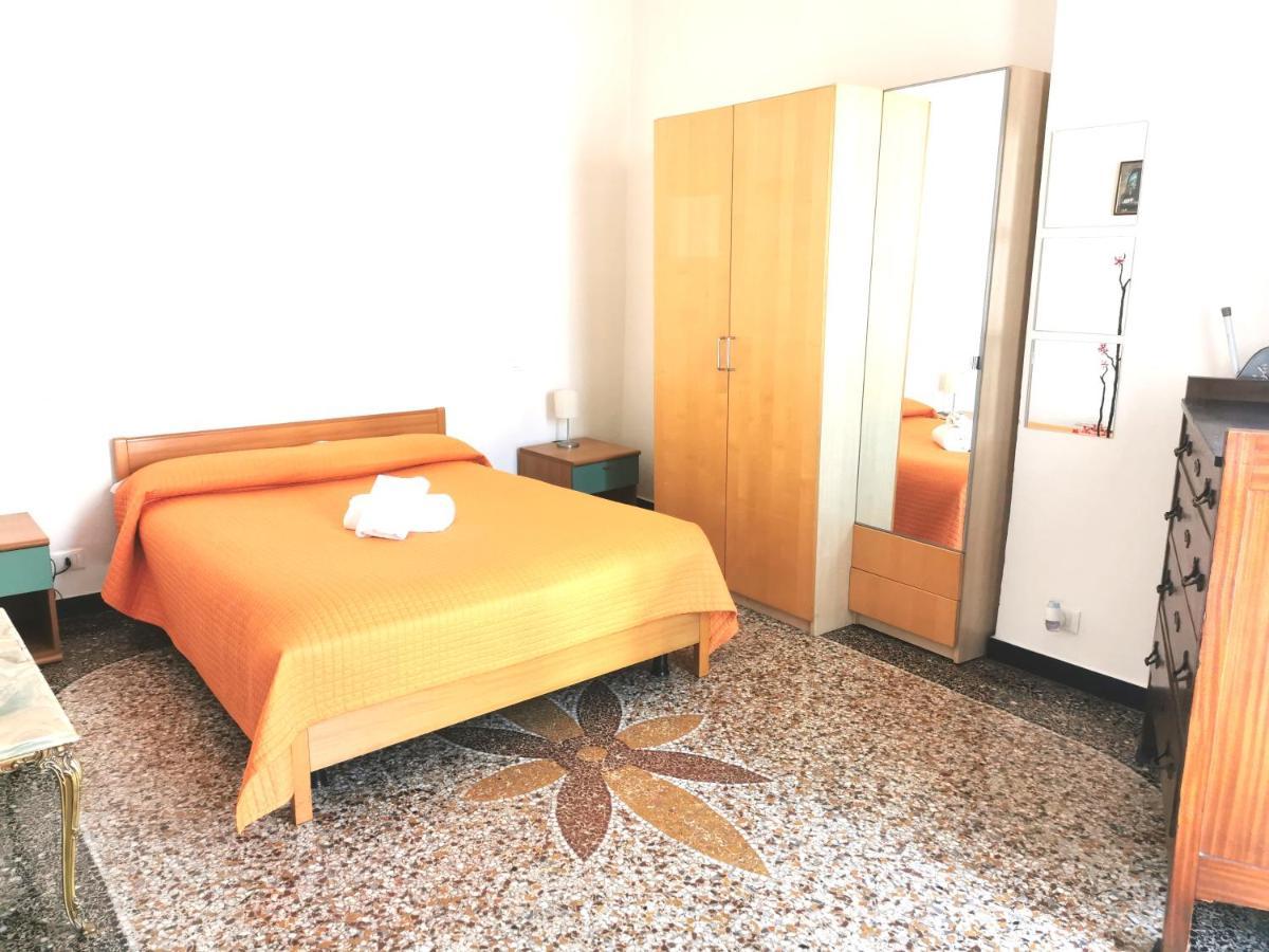 Residence La Lanterna Генуя Экстерьер фото